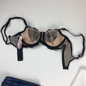 Victoria's Secret Intimates & Sleepwear - Victoria’s Secret Dream Angels Black Lace Bra Victoria's Secret Intimates & Sleepwear - Victoria’s Secret Dream Angels Black Lace Bra